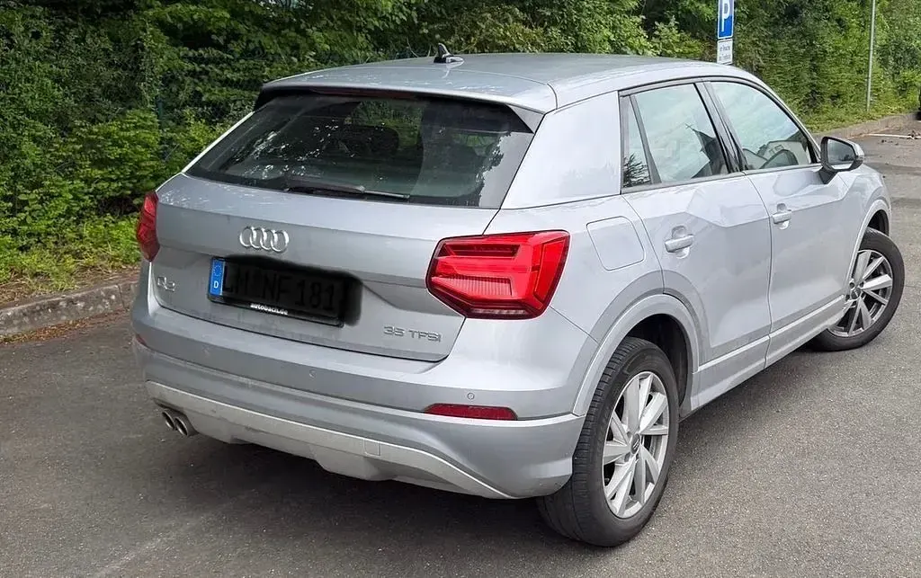 Gebraucht Audi Q2 Advanced 150 PS (110 kW) 2020 Silber SUV