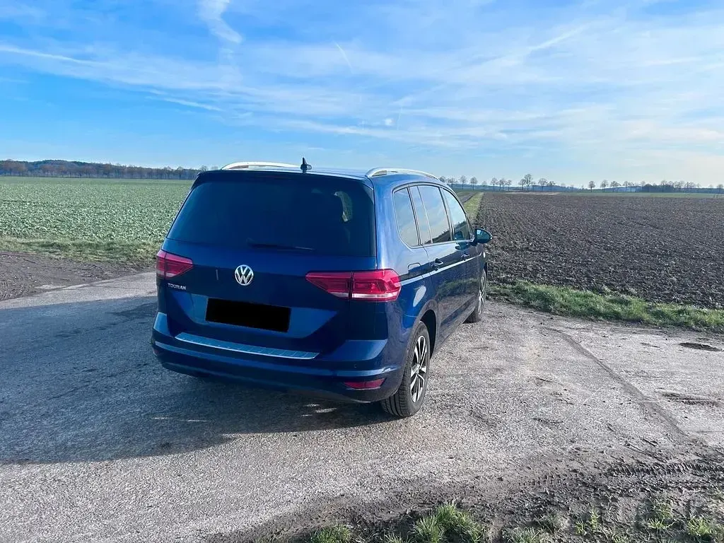 Gebraucht VW Touran Comfortline 116 PS (85 kW) 2020 Blau Van / Kleinbus