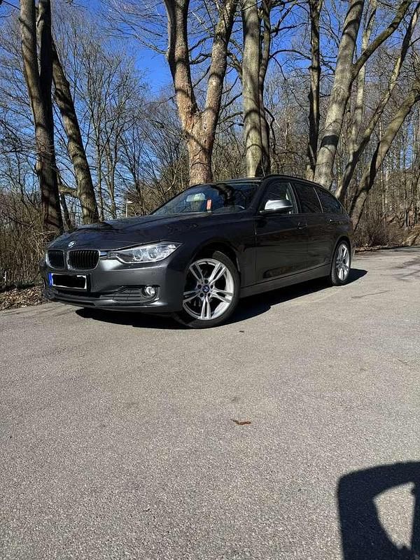 Gebraucht BMW 320 184 PS (135 kW) 2015 Grau Kombi