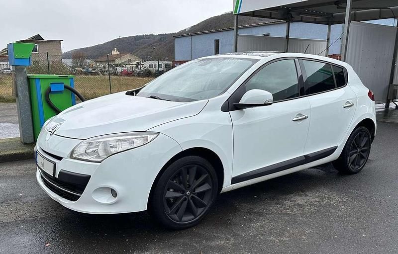Gebraucht Renault Mégane III Night&Day 106 PS (77 kW) 2010 Kleinwagen