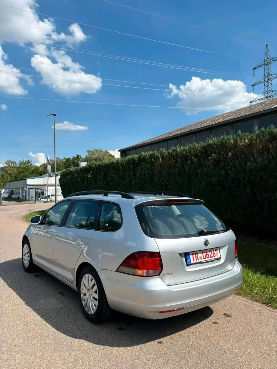 Gebraucht VW Golf VI 102 PS (75 kW) 2013 Silber Kombi