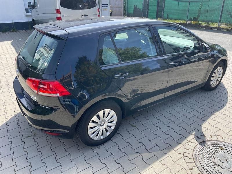 Schwarz Gebraucht 2015 VW Golf VII Limousine | 7.490 € (Superpreis) - Bild 1/4