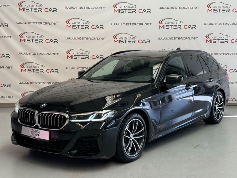 Black sapphire metallic Gebraucht 2021 BMW 530 M Sport Kombi | 29.890 € (Superpreis) - Bild 1/4