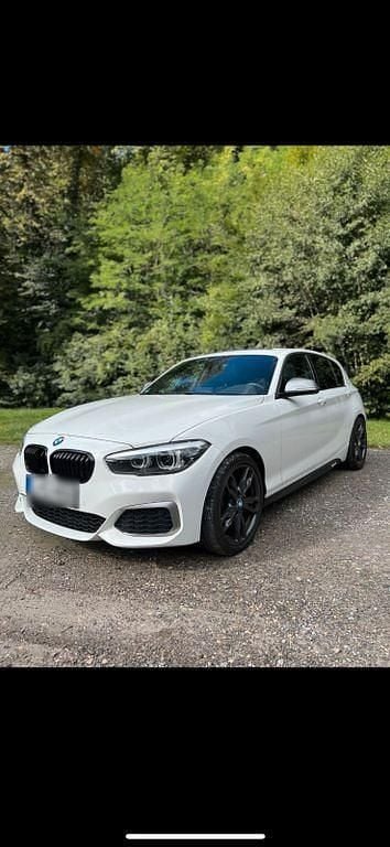 Weiß Gebraucht 2018 BMW M140 M Sport Limousine | 29.000 € (Fairer Preis) - Bild 1/4