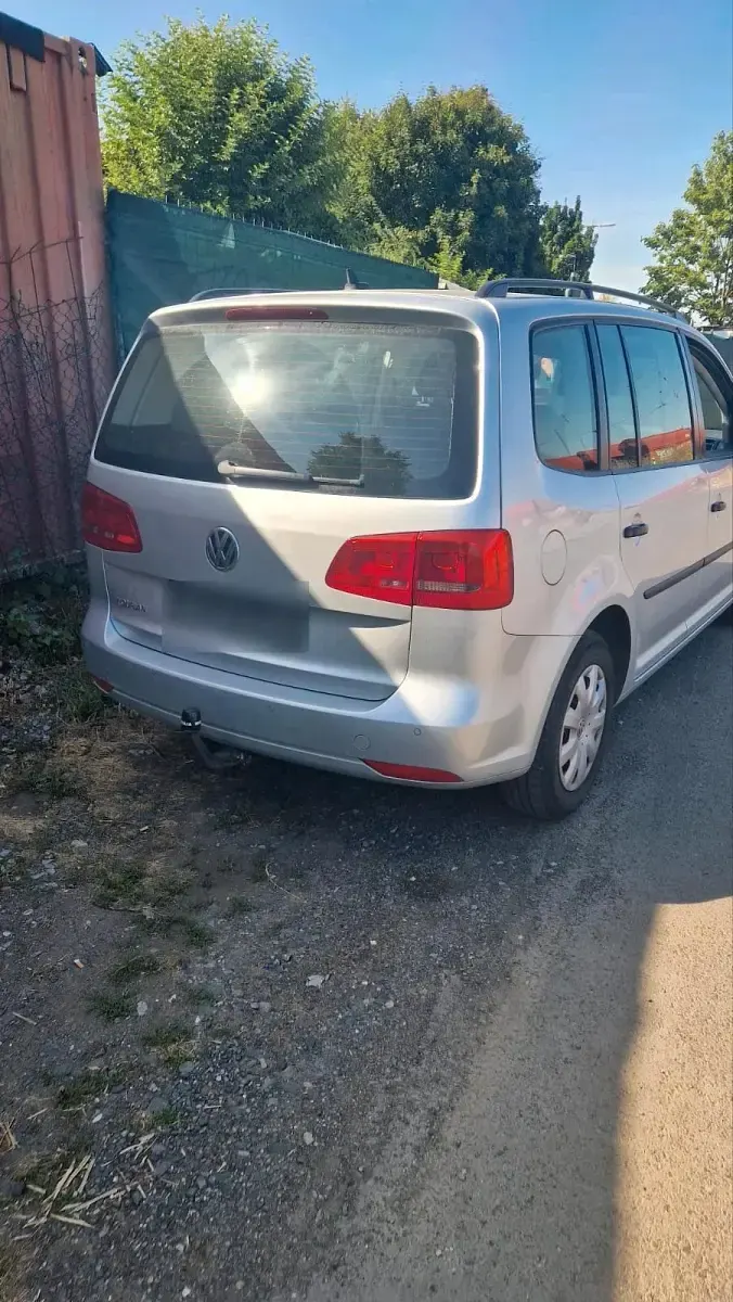 Gebraucht VW Touran 105 PS (77 kW) 2013 Silber Van / Kleinbus