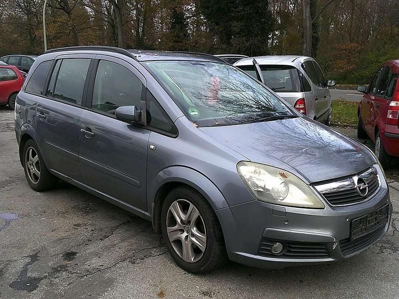 Moonlandgrau m2 Gebraucht 2005 Opel Zafira Edition Van / Kleinbus | 1.290 € (Guter Preis) - Bild 1/4