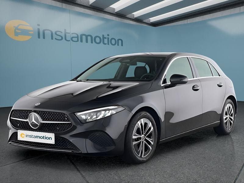 Schwarz Gebraucht 2024 Mercedes A180 Limousine | 26.599 € (Guter Preis) - Bild 1/4