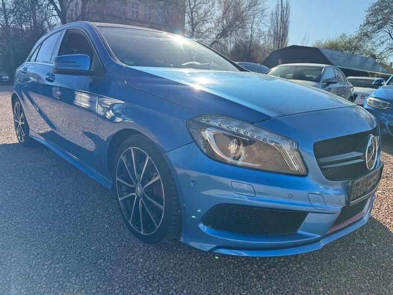 Gebraucht Mercedes A250 211 PS (155 kW) 2013 Blau Limousine