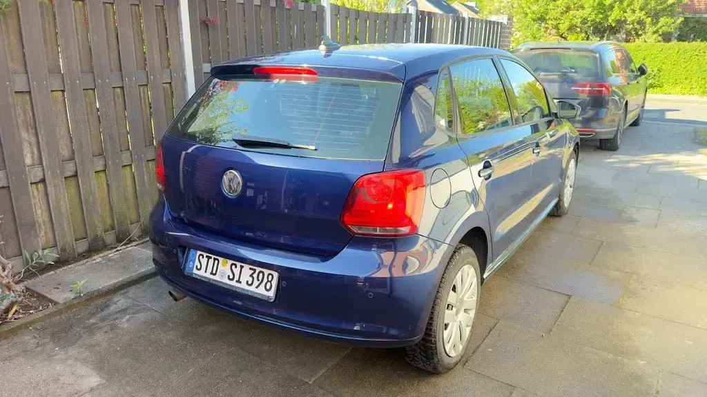 Gebraucht VW Polo 90 PS (66 kW) 2013 Blau Kleinwagen