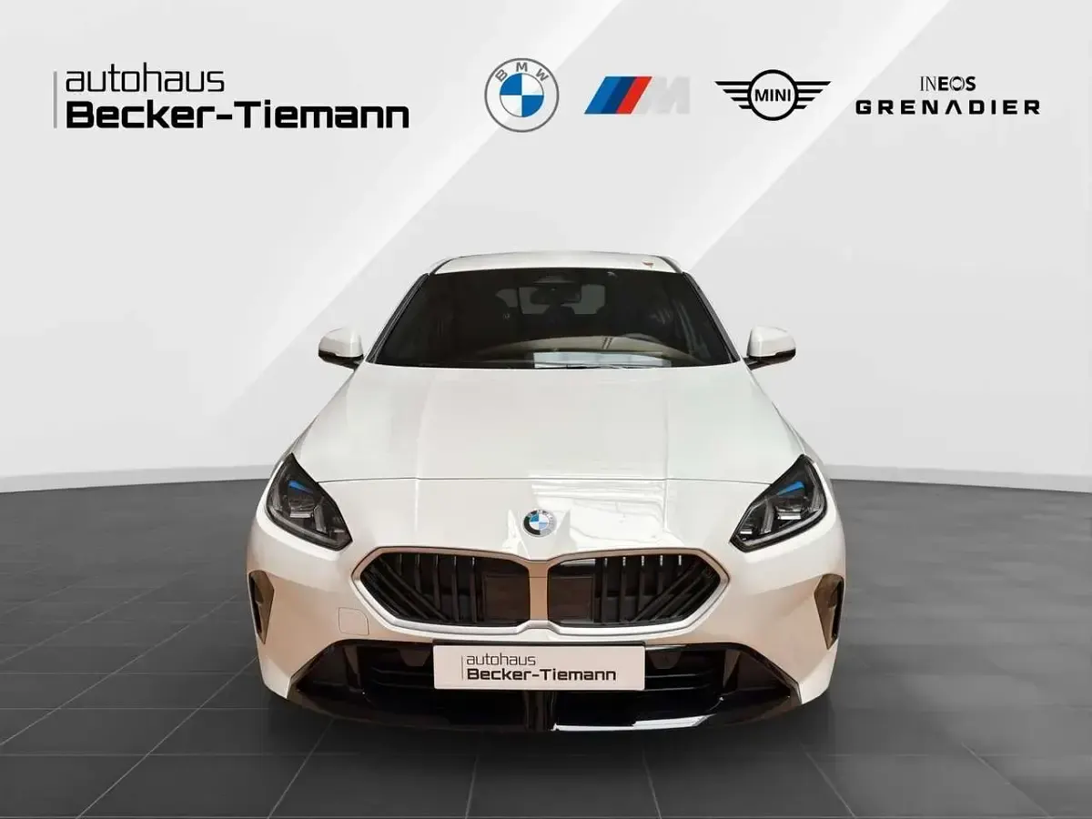 Nowe BMW 116 Exclusive 122 KM (89 kW) 2025 Biały Hatchback