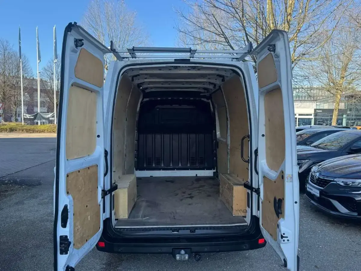 Używany Renault Master Basis 150 KM (110 kW) 2021 Biały Minivan