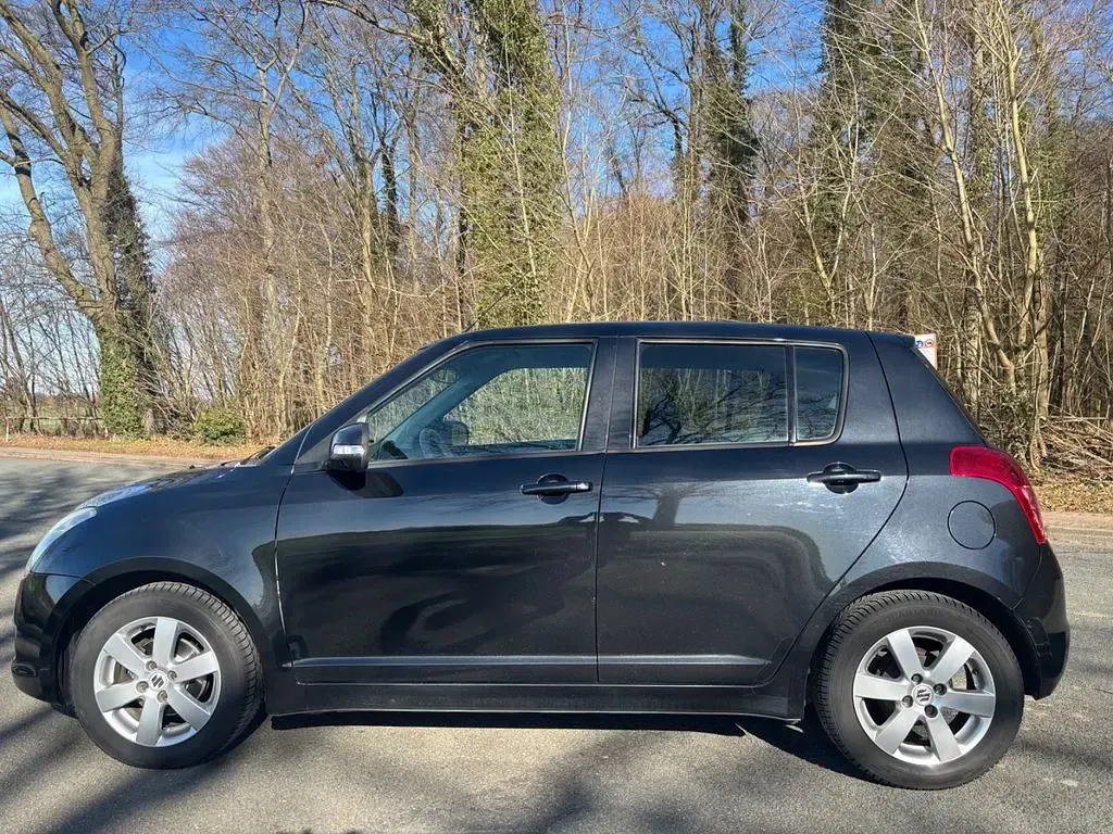 Gebraucht Suzuki Swift Club 92 PS (67 kW) 2009 Schwarz Kleinwagen