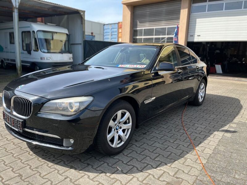 Second-hand BMW 730 245 CP (180 kW) 2011 Negru Berlinǎ