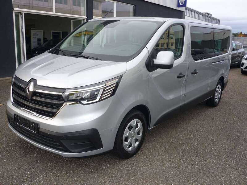 Highlandgrau Gebraucht 2023 Renault Trafic Life Van | 38.890 € (Fairer Preis) - Bild 1/4