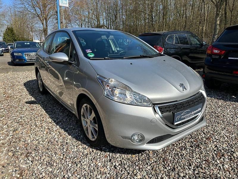Gebraucht Peugeot 208 Active 92 PS (67 kW) 2013 Grau Kleinwagen