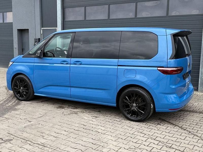 Gebraucht VW Multivan 150 PS (110 kW) 2024 Blau Van