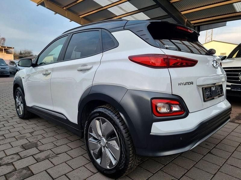 Gebraucht Hyundai Kona Premium 150 kW (204 PS) 2021 Weiß SUV