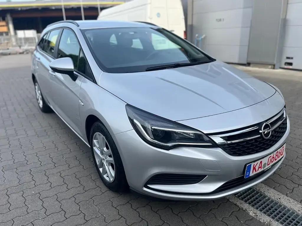Gebraucht Opel Astra Edition 110 PS (80 kW) 2019 Silber Kombi