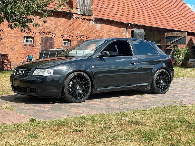 Schwarz Gebraucht 1999 Audi S3 Kleinwagen | 6.500 € - Bild 1/4