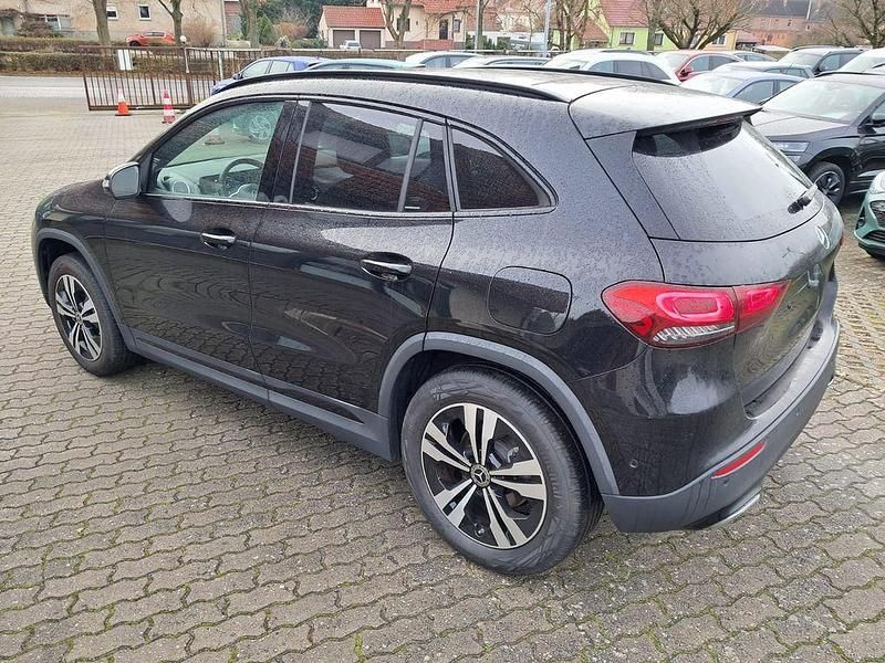 Gebraucht Mercedes GLA180 Progressive 116 PS (85 kW) 2022 Schwarz SUV
