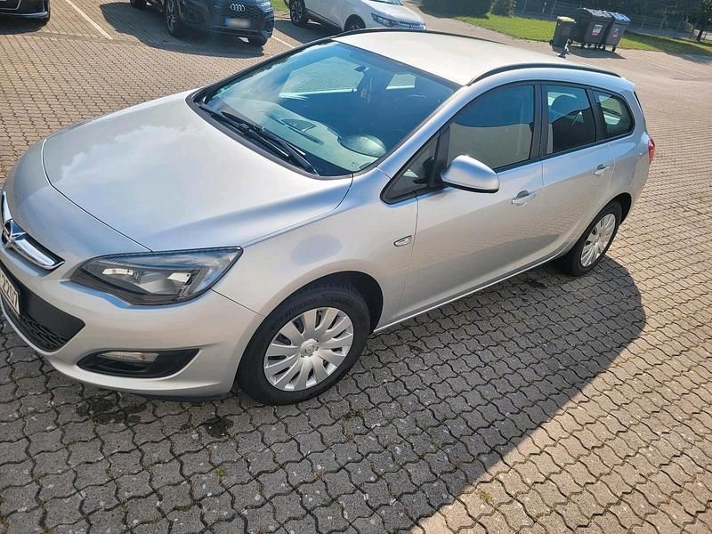 Gebraucht Opel Astra 122 PS (89 kW) 2014 Silber Kombi