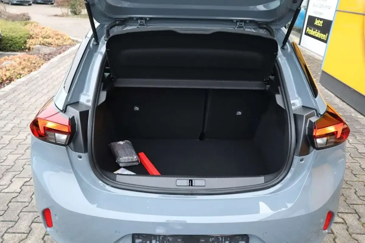 Neu Opel Corsa Edition 110 PS (80 kW) 2025 Grau Limousine