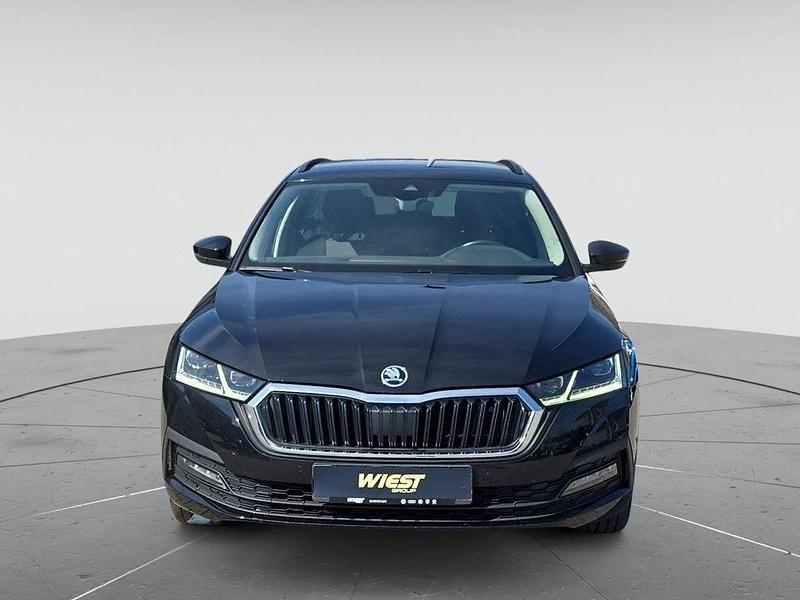 Gebraucht Skoda Octavia Ambition 150 PS (110 kW) 2023 Blackmagic perleffekt Kombi