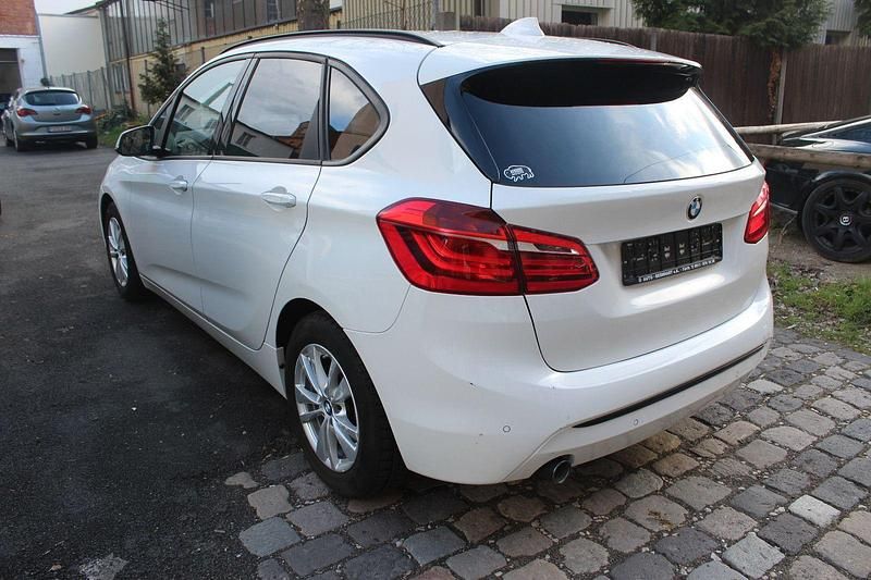 Gebraucht BMW 218 Sport Line 150 PS (110 kW) 2014 Weiß Kombi