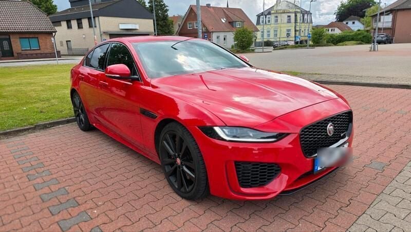 Rot Gebraucht 2019 Jaguar XE R-Dynamic Limousine | 22.000 € (Fairer Preis) - Bild 1/4