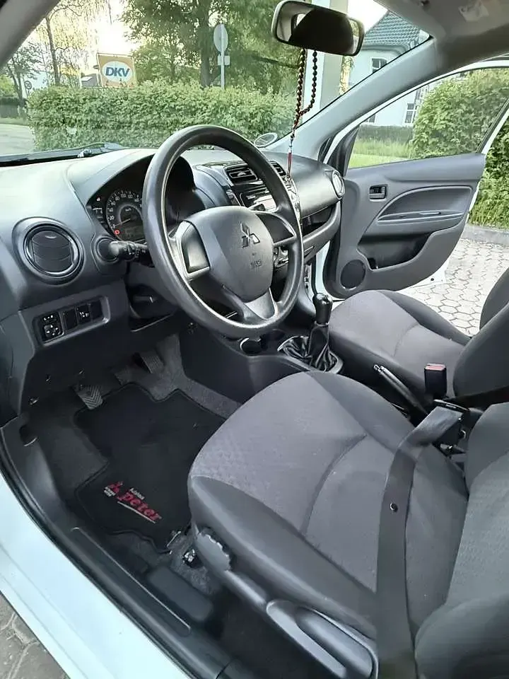 Gebraucht Mitsubishi Space Star 71 PS (52 kW) 2018 Weiß Kleinwagen