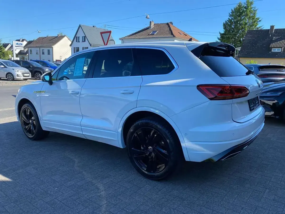 Gebraucht VW Touareg R-line 231 PS (169 kW) 2021 Pure white SUV