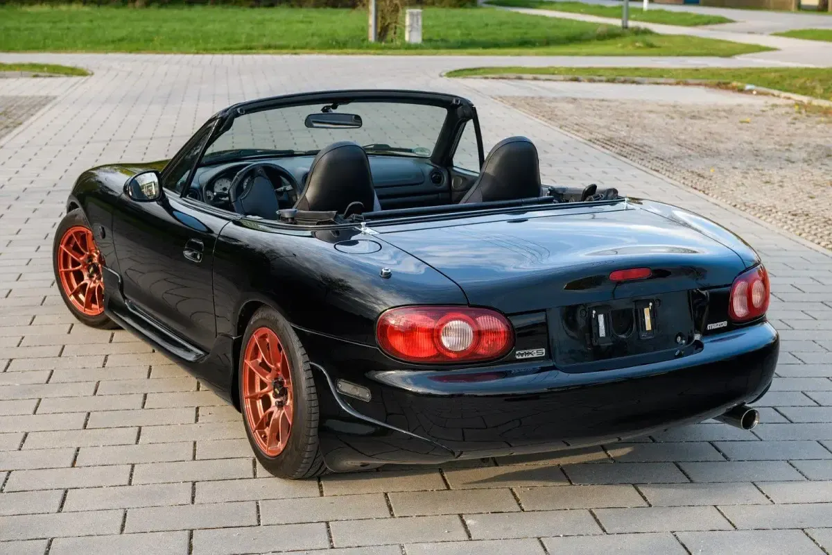 Gebraucht Mazda MX5 Sportive 145 PS (106 kW) 2002 Schwarz Cabrio