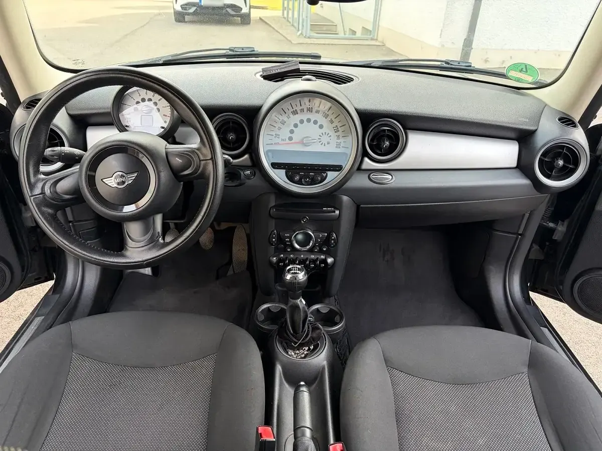 Usata Mini Cooper 120 CV (88 kW) 2012 Nero Utilitaria