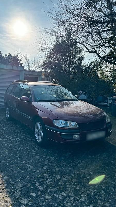 Second-hand Opel Omega 1997 Roșu Berlinǎ