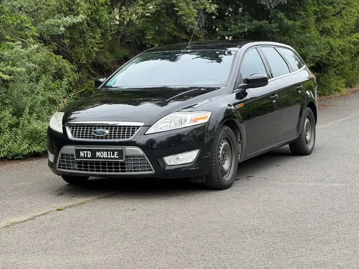 Gebraucht Ford Mondeo Titanium 145 PS (106 kW) 2008 Pantherschwarz metallic Kombi