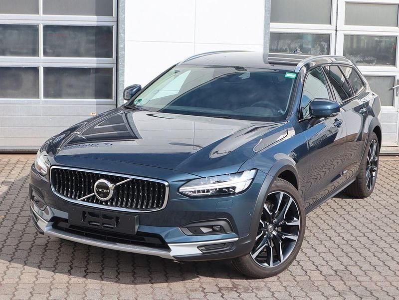 Gebraucht Volvo V90 CC Plus 250 PS (183 kW) 2024 Denim blue Kombi