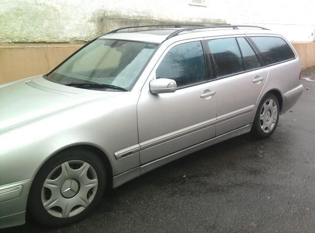 Gebraucht Mercedes E270 Avantgarde 170 PS (125 kW) 2000 Silber metallic Kombi