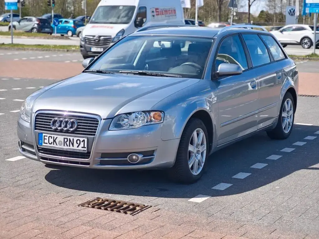 Używany Audi A4 Performance 102 KM (75 kW) 2004 Srebrny Kombi