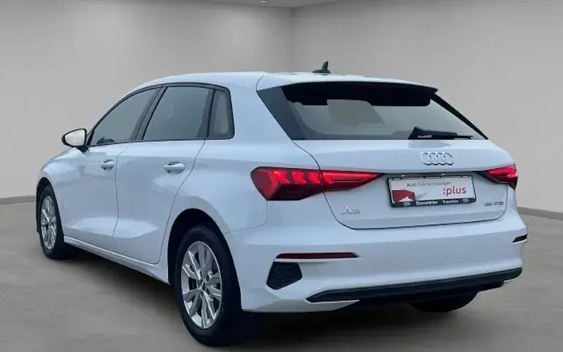 Gebraucht Audi A3 Comfort 150 PS (110 kW) 2022 Weiss Limousine