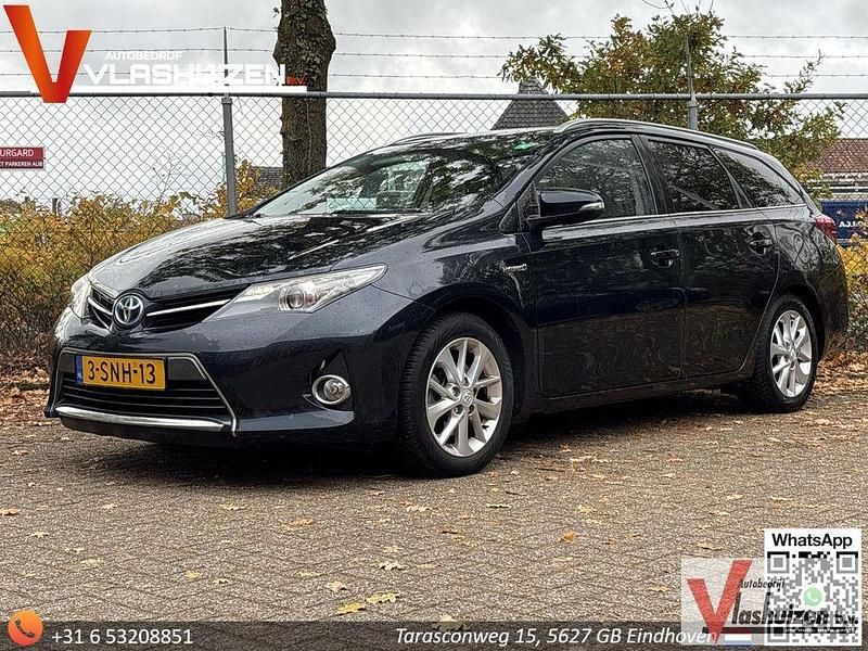 Grau Gebraucht 2013 Toyota Auris Touring Sports Kombi | 6.350 € (Teuer) - Bild 1/4