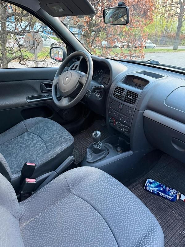 Gebraucht Renault Clio II 70 PS (51 kW) 2007 Blau Kleinwagen