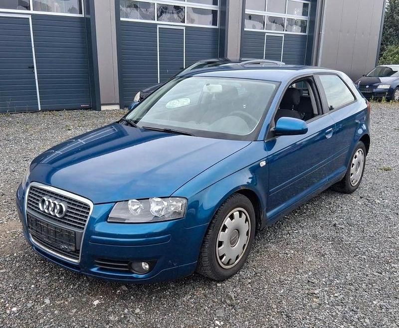 Blau Gebraucht 2007 Audi A3 Attraction Limousine | 990 € (Superpreis) - Bild 1/4