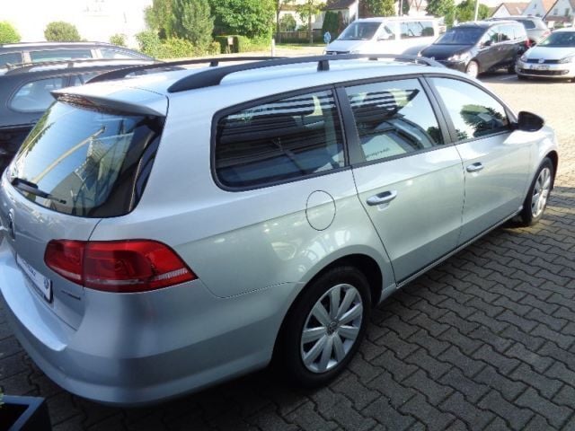 Gebraucht VW Passat 105 PS (77 kW) 2012 Silber metallic Kombi