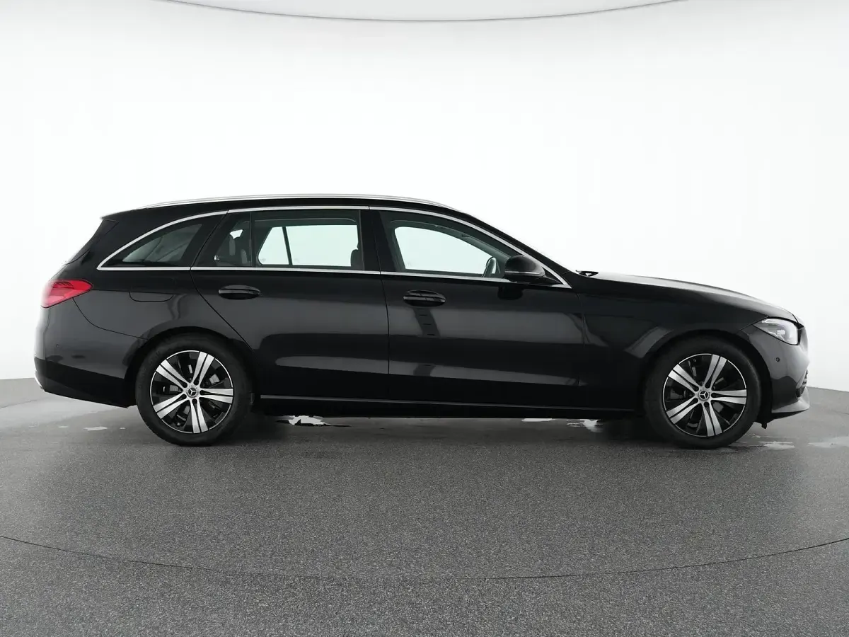 Gebraucht Mercedes C200 Avantgarde 163 PS (119 kW) 2024 Schwarz Limousine