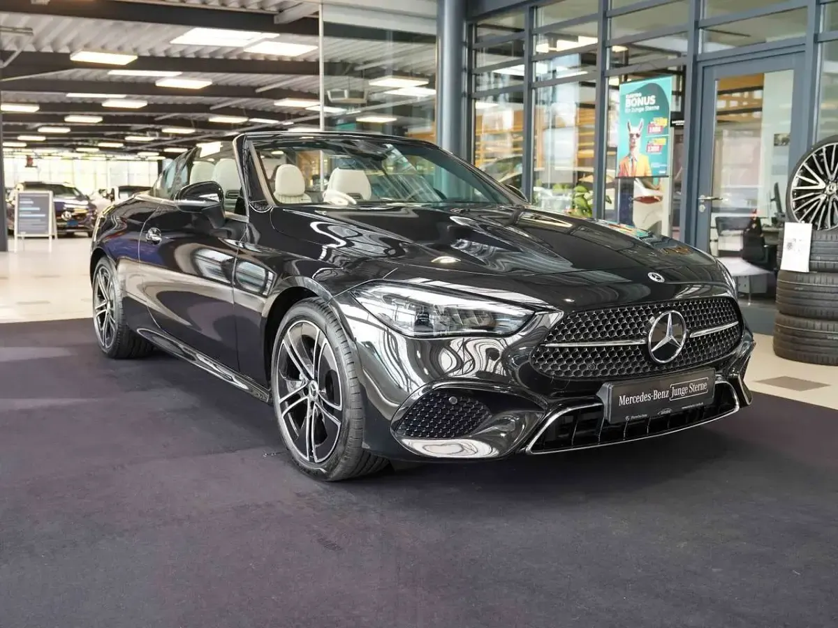 Gebraucht Mercedes CLE220 197 PS (144 kW) 2023 Obsidianschwarz Coupé