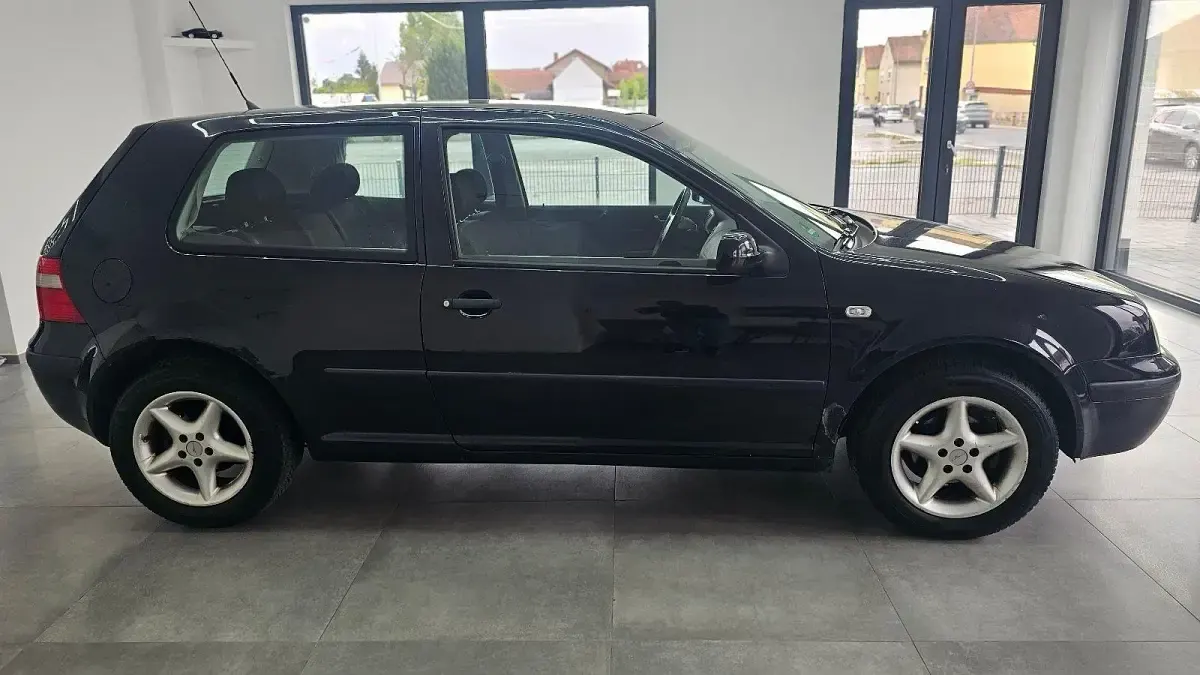 Gebraucht VW Golf 105 PS (77 kW) 2002 Schwarz Coupé