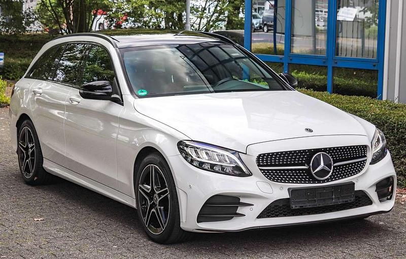 Gebraucht Mercedes C200 AMG 184 PS (135 kW) 2018 Polarweiss  unilack Kombi