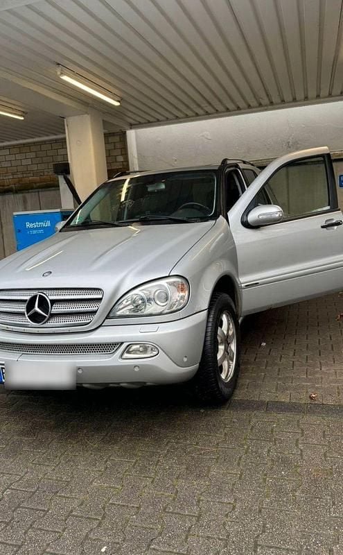 Gebraucht Mercedes ML350 Edition 235 PS (172 kW) 2004 Silber SUV
