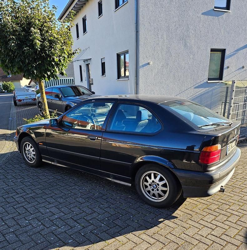 Gebraucht BMW 316 102 PS (75 kW) 1998 Schwarz Limousine