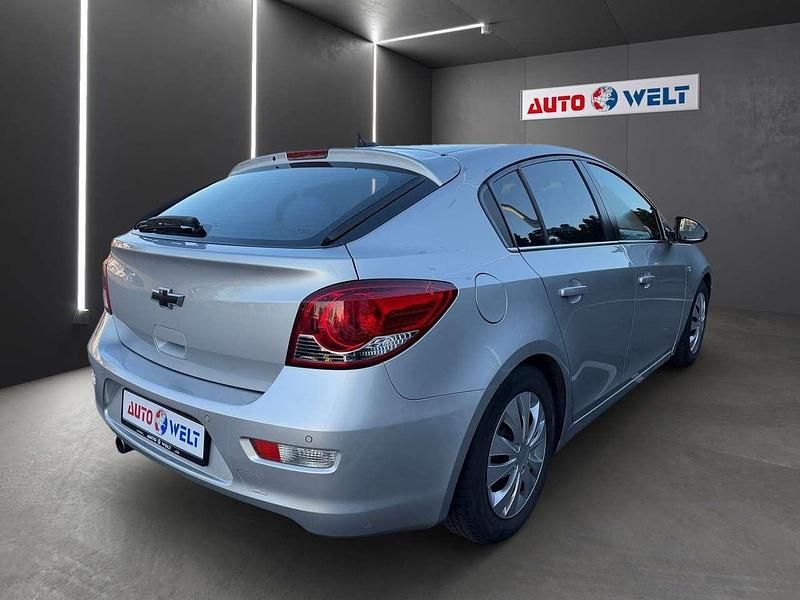 Gebraucht Chevrolet Cruze 141 PS (103 kW) 2012 Silber Limousine